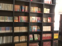 -钟书阁(松江泰晤士小镇店)