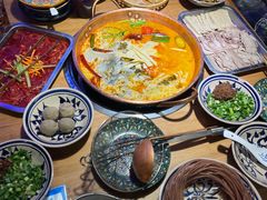 -洱火云南酸菜牛肉火锅(石景山当代商城店)