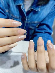 -Yue color 悦彩美甲美睫工作室