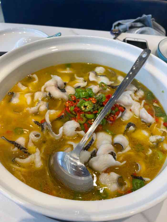 朝花里青花椒鱼(钟楼众汇广场店)-"[薄荷]环境: 新开不久的店,离钟楼