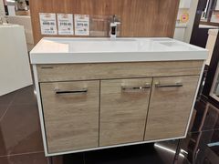 -百安居装修建材卖场(泰然店)
