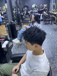 -藤野造型专业烫染接发