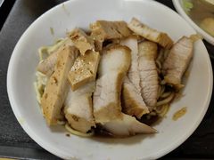 -松树干拌面店