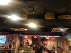 大堂-鲜入围煮花胶鸡海鲜火锅