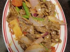 黄芥末酱炒牛肉-乾坤饭店