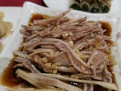 蒜泥白菜拌肚丝-老吉士酒家(天平路店)