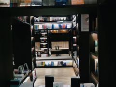 -钟书阁(群光广场店)