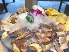 -一朵菌·野生菌探索家火锅(南亚店)