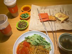 -叁个大叔的面隔壁烧烤(崇和路店)