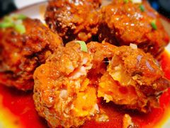 鸭蛋黄狮子头-梅飞酒家(名辉豪庭店)