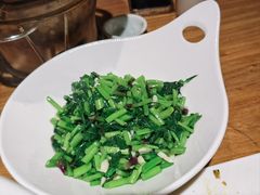 -头上红煨盐鸡乡村食府