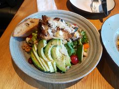 鸡胸肉牛油果沙拉-The Diner X餐厅(青岛万象城店)