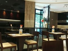 -必胜客(WOW中心城店)