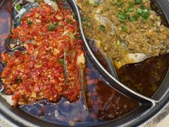 -阿瓦山寨·湘菜现炒·剁椒鱼头王(咸阳总店)