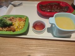 -菲滋意式餐厅(临平万达店)