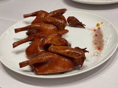 玻璃皮润烧乳鸽皇-北京厨房(SKP店)