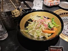 -山川小町·极番烧肉(新地假日广场店)