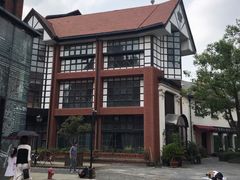 -钟书阁(松江泰晤士小镇店)