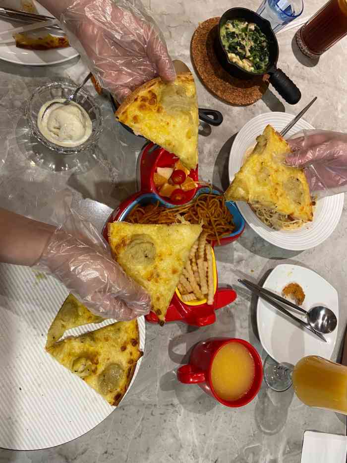 必胜客(安泰店)-"必胜客自助早餐[愉快]想去好久啦~ 各.