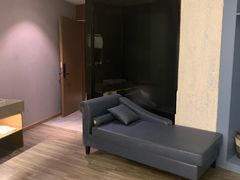-丽辰酒店(深圳翻身地铁站店)