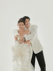 -至臻微拉婚纱摄影