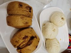 -李与白包子铺(桐梓林店)