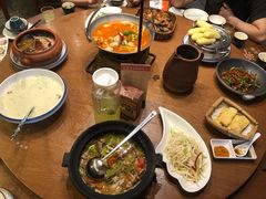 -老滇山寨•云南特色菜•地方菜•民族风情歌舞表演(金碧店)