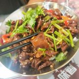 量大、料足、味鲜!打卡网红龙虾牛蛙锅店