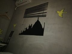 -卡罗酒店(东门晒布地铁站店)