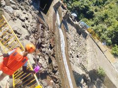 -安吉龙王山峡谷漂流