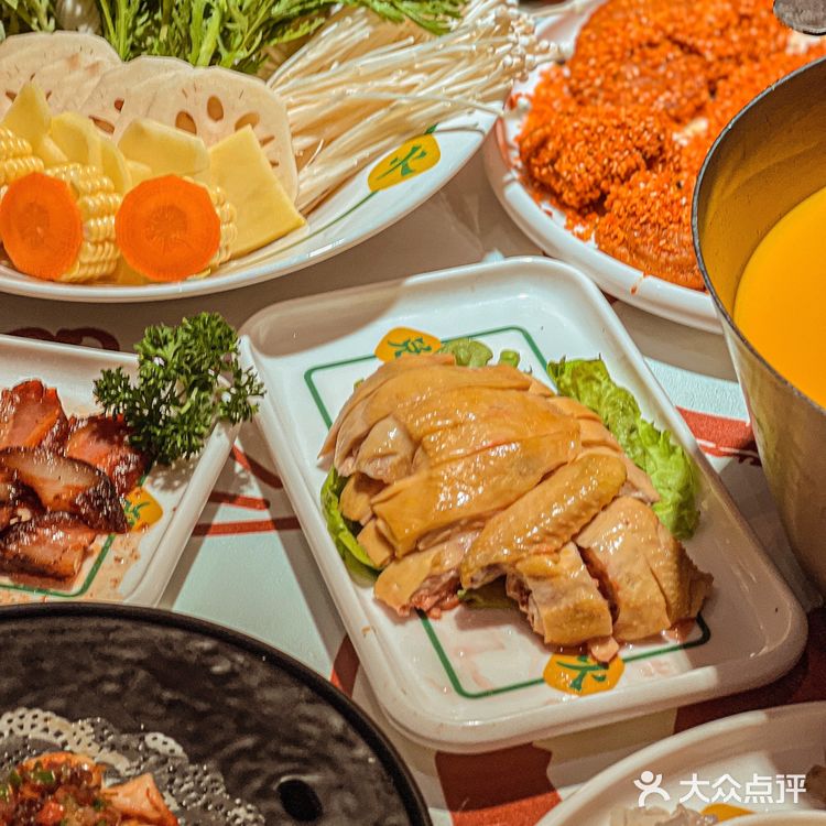 这家港风极致的花胶鸡店真的狂拍三百六十五张才过瘾❗️