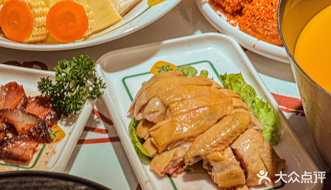 这家港风极致的花胶鸡店真的狂拍三百六十五张才过瘾❗️