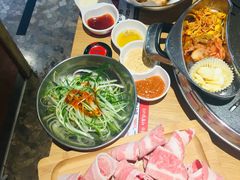 炸鸡-江南猪肉商会无限续吃(弘大店)