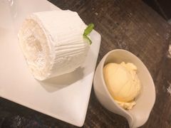 -莓园冰淇淋店