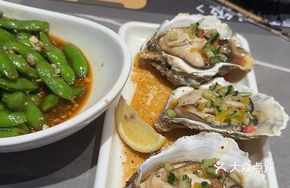 Fresh Lemon Steamed Oysters