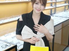 -罗伯特眼镜·蔡司官方授权(罗湖国贸店)