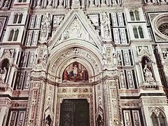 -文艺复兴百货(米兰大教堂广场店)