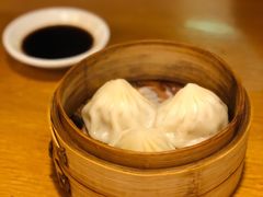 鸡汁鲜肉小笼汤包-南小馆(迪士尼小镇店)