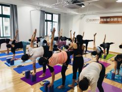 -亚太瑜伽普拉提学院