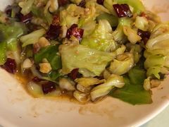 -阿瓦山寨·湘菜现炒·剁椒鱼头王(咸阳总店)
