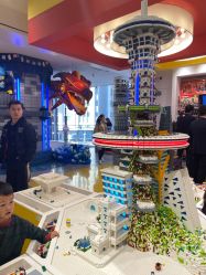 -乐高品牌旗舰店(人民广场店)