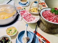-左庭右院鲜牛肉火锅(浦江欢乐颂店)