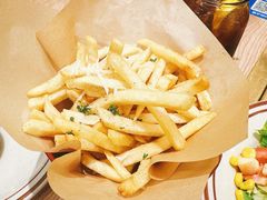 -玛格萝妮比萨屋(四平店)