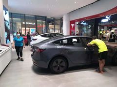 -TESLA 特斯拉(广州天环广场体验店)