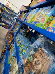 -逝水玩具折扣店