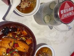 -渝是乎酸菜鱼·川渝小炒(新世界百货望京店)