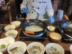 -怡咖啡海鲜自助餐厅(浦东香格里拉店)