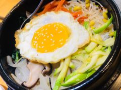 传统石锅拌饭-唯成•韩国炭火烤肉 유성고기