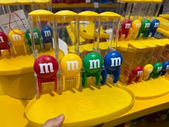 -m豆巧克力世界(上海世茂广场店)