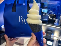 雪山芝士牛乳雪糕筒-the Roll'ING手作瑞士卷专门店(卓悦中心店)